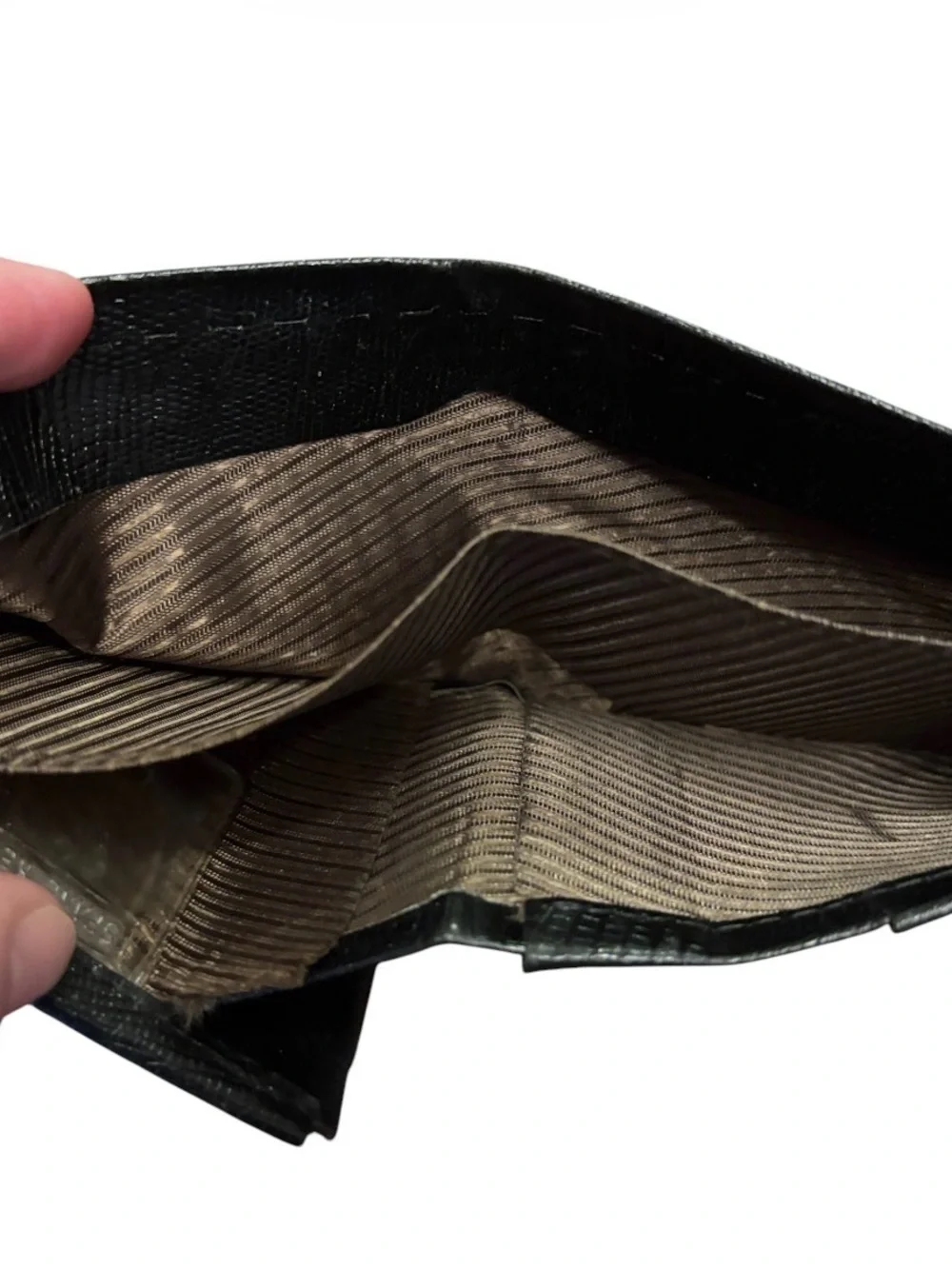 Men’s Lizard Embossed Leather Bi Fold Wallet